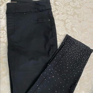 Chico’s Crystal Embellished Black Jeggings Chico’s size 1P, USA 8P